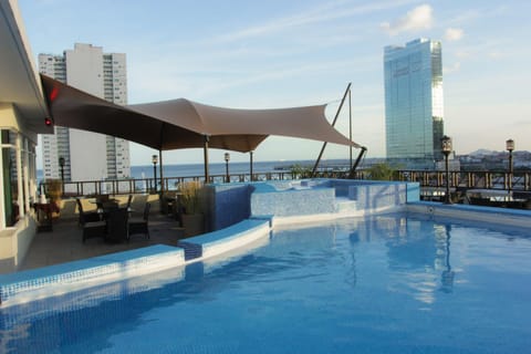 Swimming pool, Swimming pool