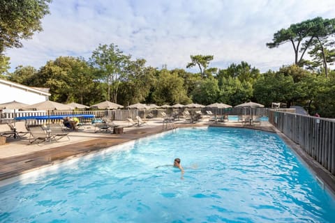 Natural landscape, Swimming pool, sunbed