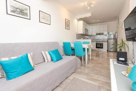 Living room, Dining area, kitchen