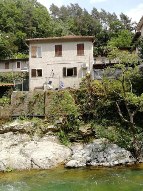 Facade/entrance, Activities, Landmark view, Mountain view, River view