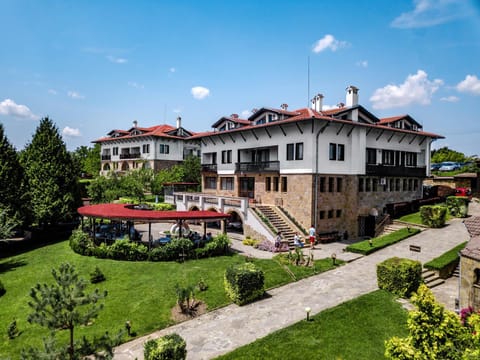 Property building, Summer, Garden, City view, Garden view