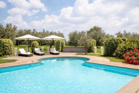 Ultra Luxe Villa w Stunning Pool Paradise Villa in Rome