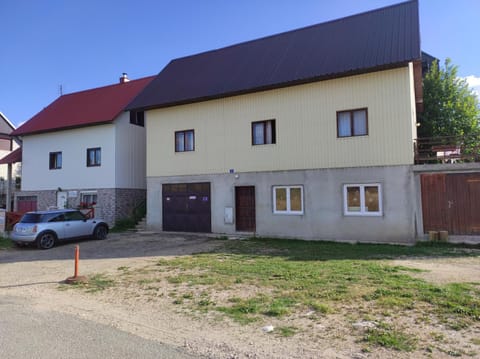 Apartmani Ćetković Apartment in Montenegro