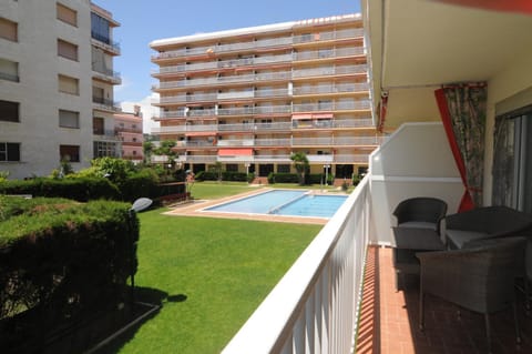 Property building, View (from property/room), Balcony/Terrace, Pool view, Swimming pool
