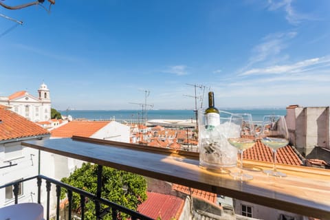 Balcony/Terrace, Landmark view, River view, Sea view