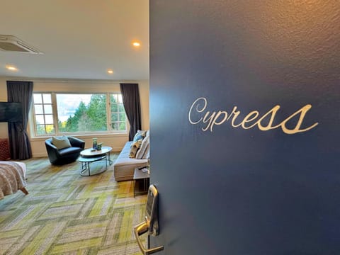 Artisan Suites on Bowen Hotel in Bowen Island