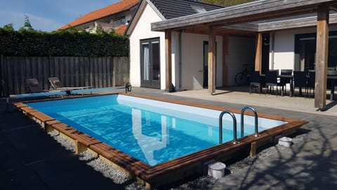 Het Zeehuys House in Oostkapelle