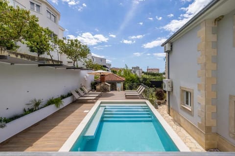 Day, Pool view, Swimming pool, sunbed