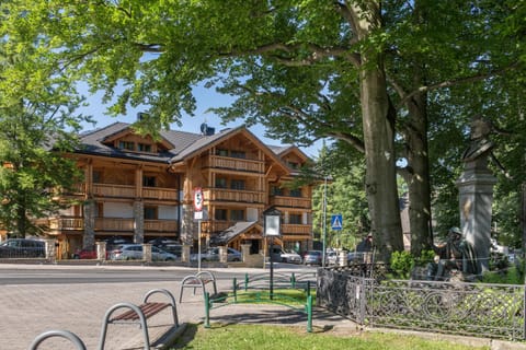 Property building, Spring, Day