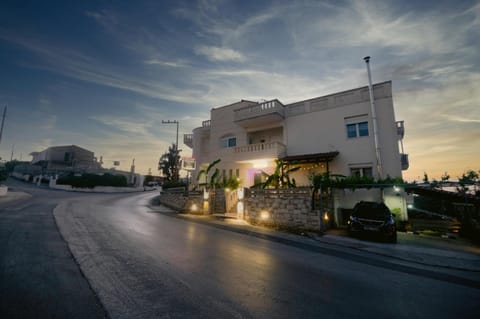 Pixelart Home Apartment in Crete