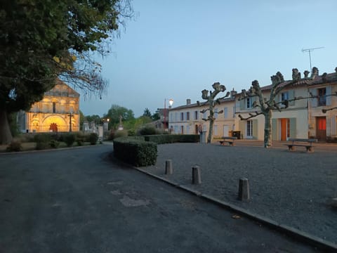 Property building, Day, Location