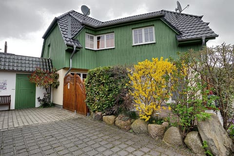 Teni`s hus Apartment in Zingst