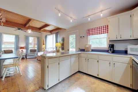 Kitchen or kitchenette, kitchen