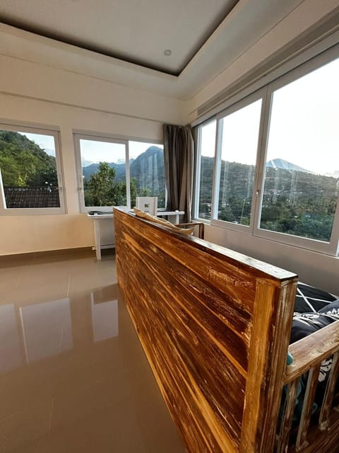 Natural landscape, View (from property/room), Balcony/Terrace