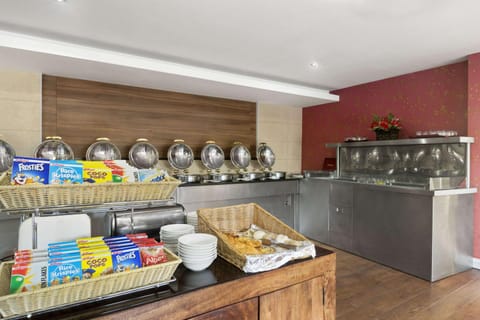 Restaurant/places to eat, Dining area, On site