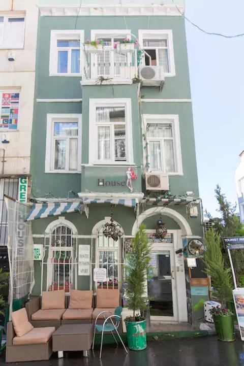 Property building, Facade/entrance, Day