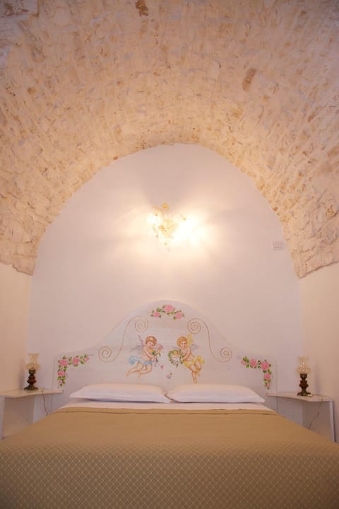 Bed, Decorative detail, Bedroom