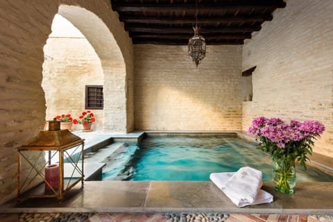 Swimming pool, Swimming pool