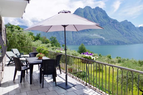 View (from property/room), Balcony/Terrace, Lake view, Lake view