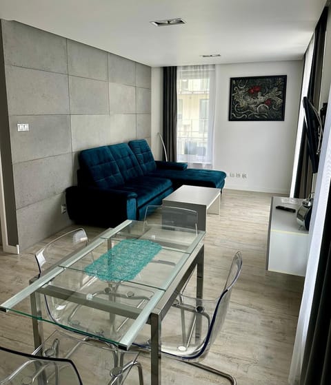 Apartament Shadow Grey Apartment in West Pomeranian Voivodeship, Poland