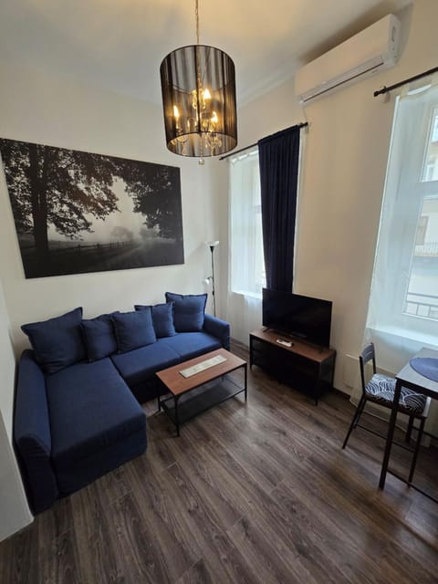 Living room, Seating area, air conditioner