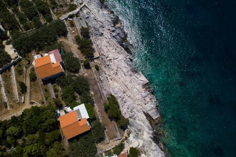 Neighbourhood, Natural landscape, Beach