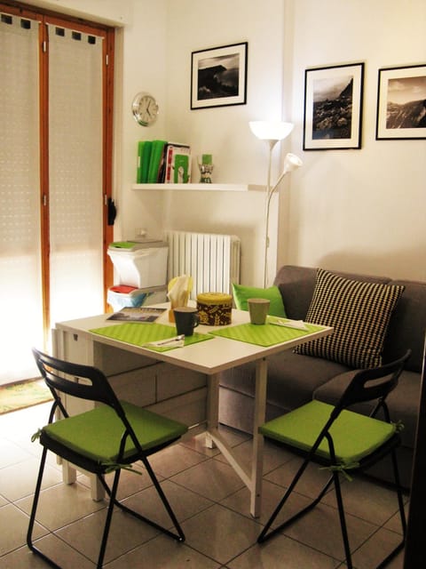 Balcony/Terrace, Living room, Seating area, Dining area, Breakfast, internet, locker, air conditioner