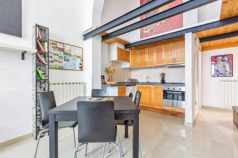 Kitchen or kitchenette, Living room, Seating area, Dining area, Time of day, internet, internet, oven, pet friendly, stove, washing machine, kitchen