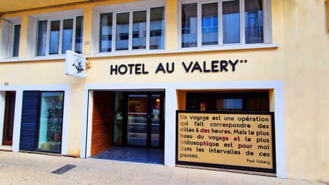 Facade/entrance, Property logo or sign