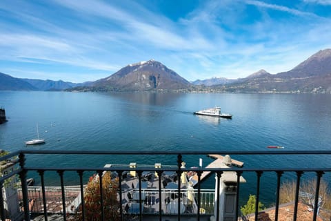 Balcony/Terrace, Lake view