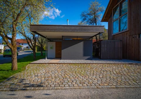 Property building, Facade/entrance, Garden