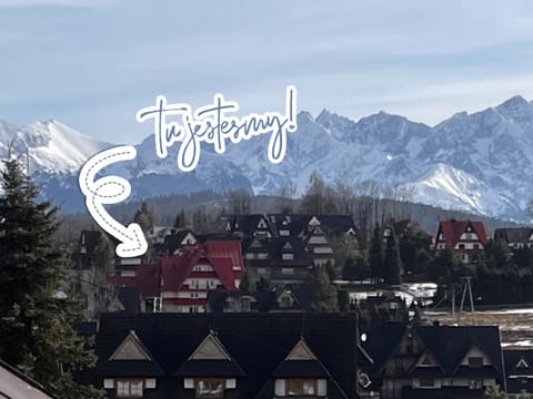 Property building, Nearby landmark, Day, Natural landscape, Winter, Mountain view