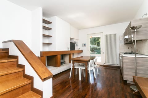 N039 - Numana, villa con giardino a due passi dal mare Apartment in Numana