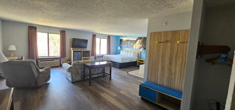 Days Inn by Wyndham Ozark Springfield Hotel in Ozark