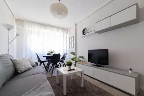 TV and multimedia, Living room, Lounge or bar, Seating area