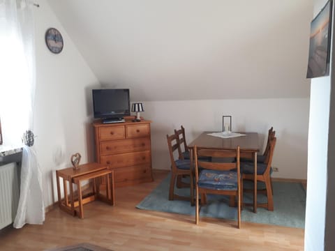 Photo of the whole room, Decorative detail