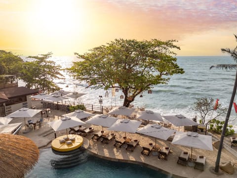 View (from property/room), Lounge or bar, Beach, Sea view