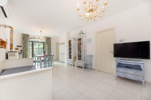 Sale Marino - Goelba House in Tuscany