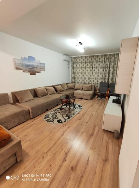 Communal lounge/ TV room, Day, Winter, TV and multimedia, Living room, Seating area, On site, Meeting/conference room