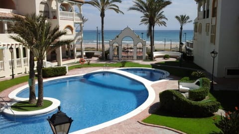 Garden, Swimming pool