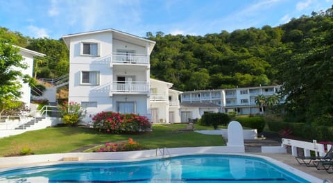 Property building, Facade/entrance, Garden, Garden view, Pool view, Swimming pool