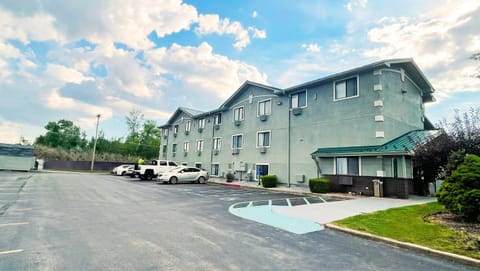 Property building, View (from property/room), Parking