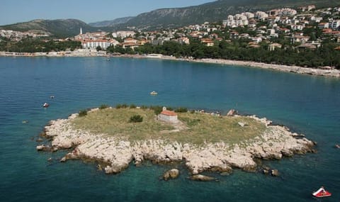 Neighbourhood, Natural landscape, Beach