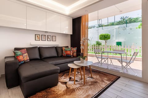 Patio, Balcony/Terrace, Seating area