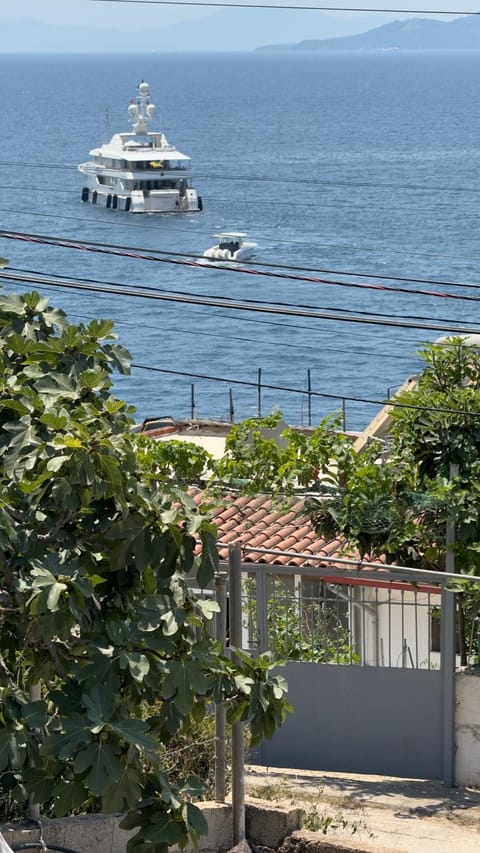 Eri Rooms Apartment in Sarandë