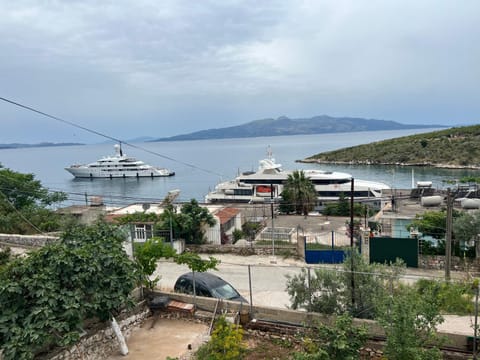 Eri Rooms Apartment in Sarandë