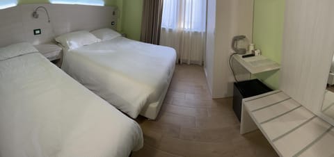 Bed, Photo of the whole room, wardrobe