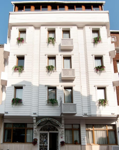 Property building, Facade/entrance
