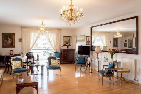 Luxurious apt in the Athenian Riviera Apartment in Alimos