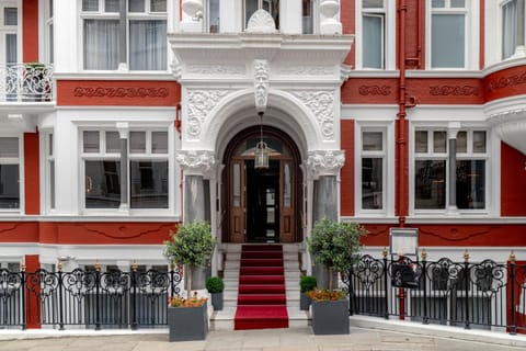 Property building, Facade/entrance
